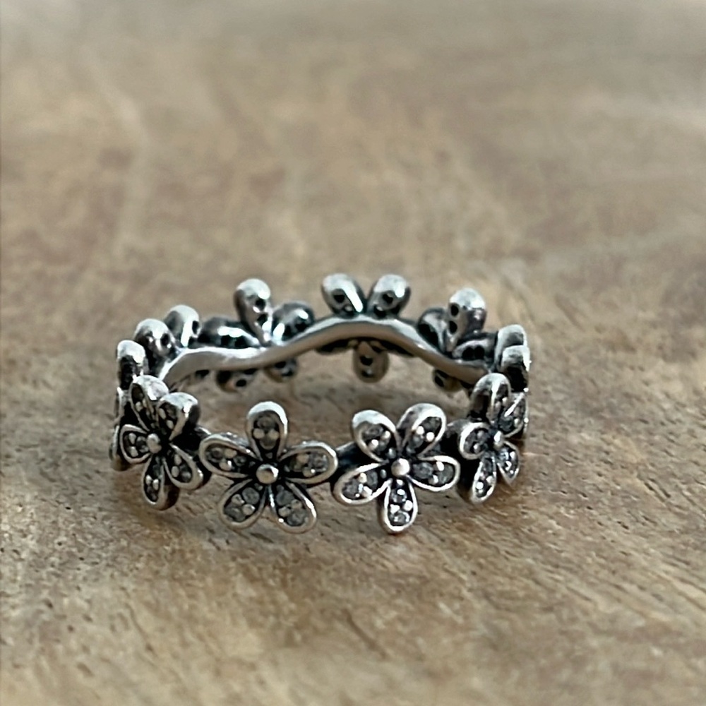Pandora Daisy Ring in Silver with CZ size 48 EU or 4.5 US